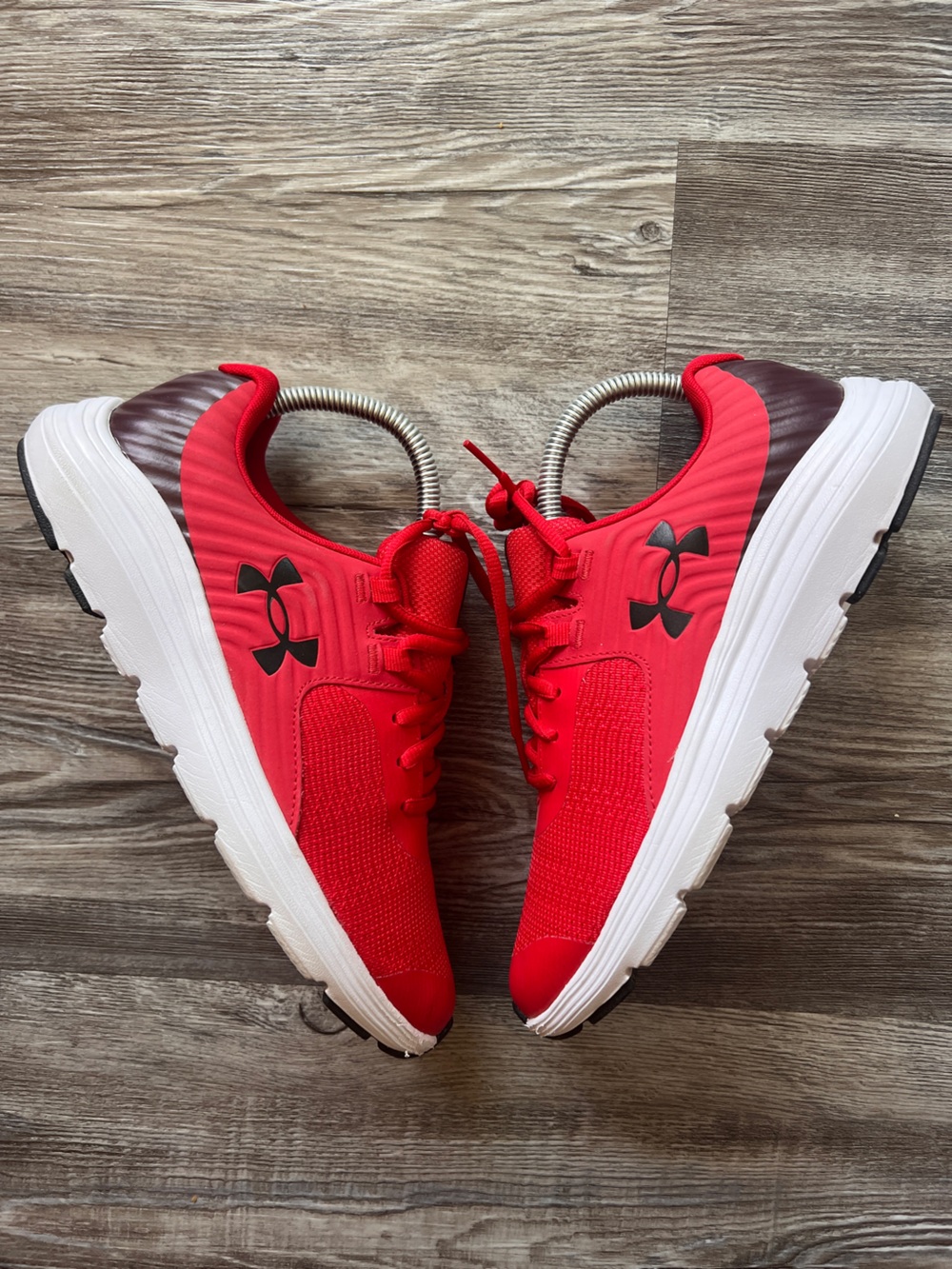 Under Armour Sneakers Size 6.5 Boys Shoes